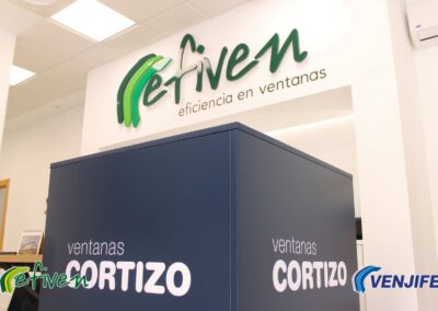 Exposición de ventanas de PVC Cortizo en Albacete